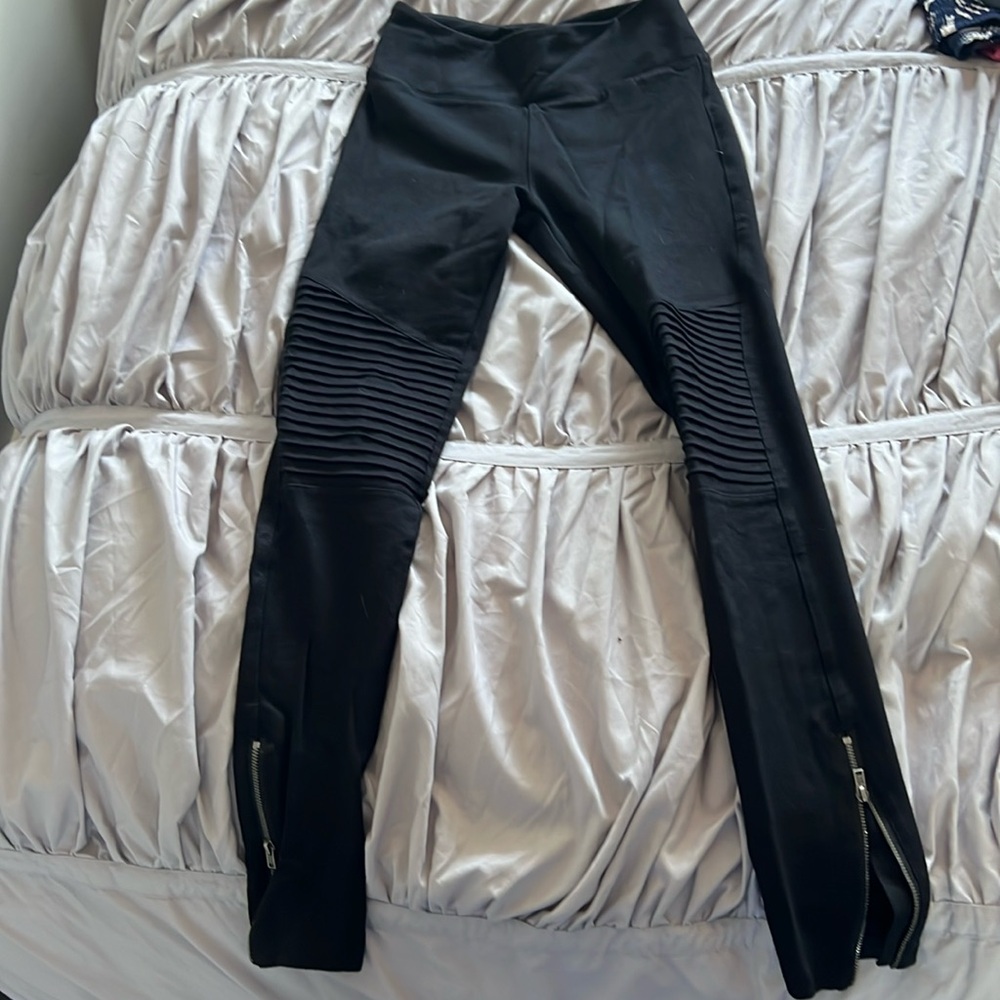 Mudd ponte moto leggings